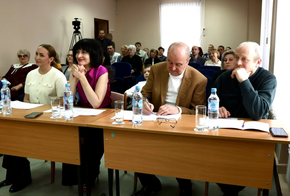 Жюри конкурса в процессе работы