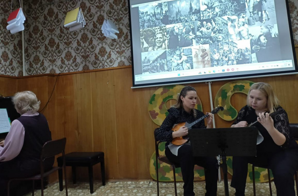 Выступлене инструментального ансамбля ,,Акцент,,